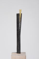 "Treibkraft"- Detail, 4000 Jahre alte Mooreiche, Fichte vergoldet